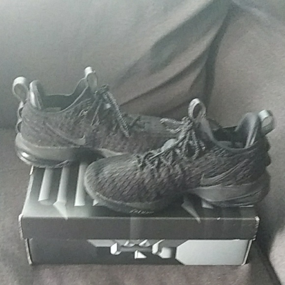 Shoes - Picture 3 of 4